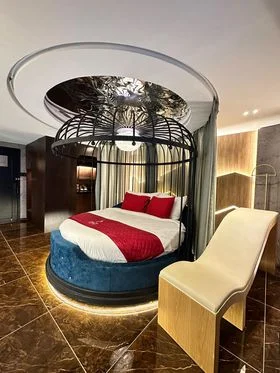 Birdcage Room - view 2