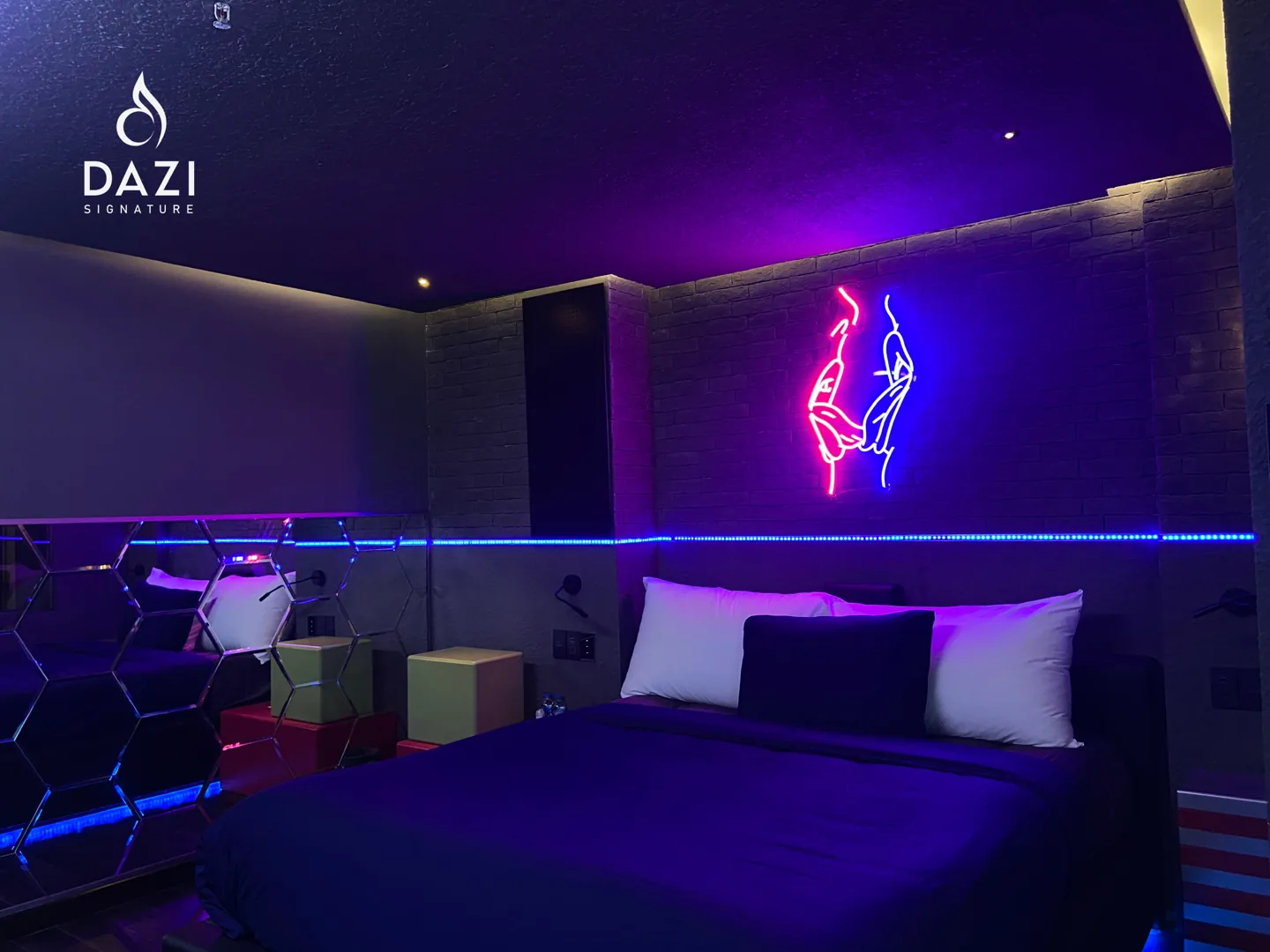 Neon Room tại Dazi Signature Bến Thành