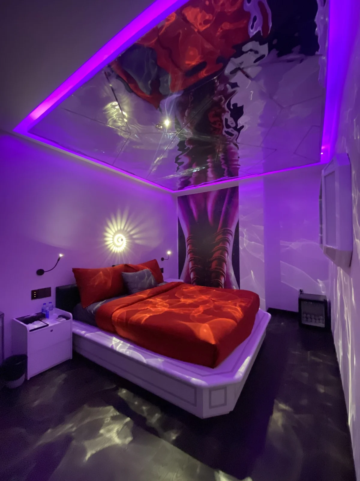 Galaxy Room - view 7