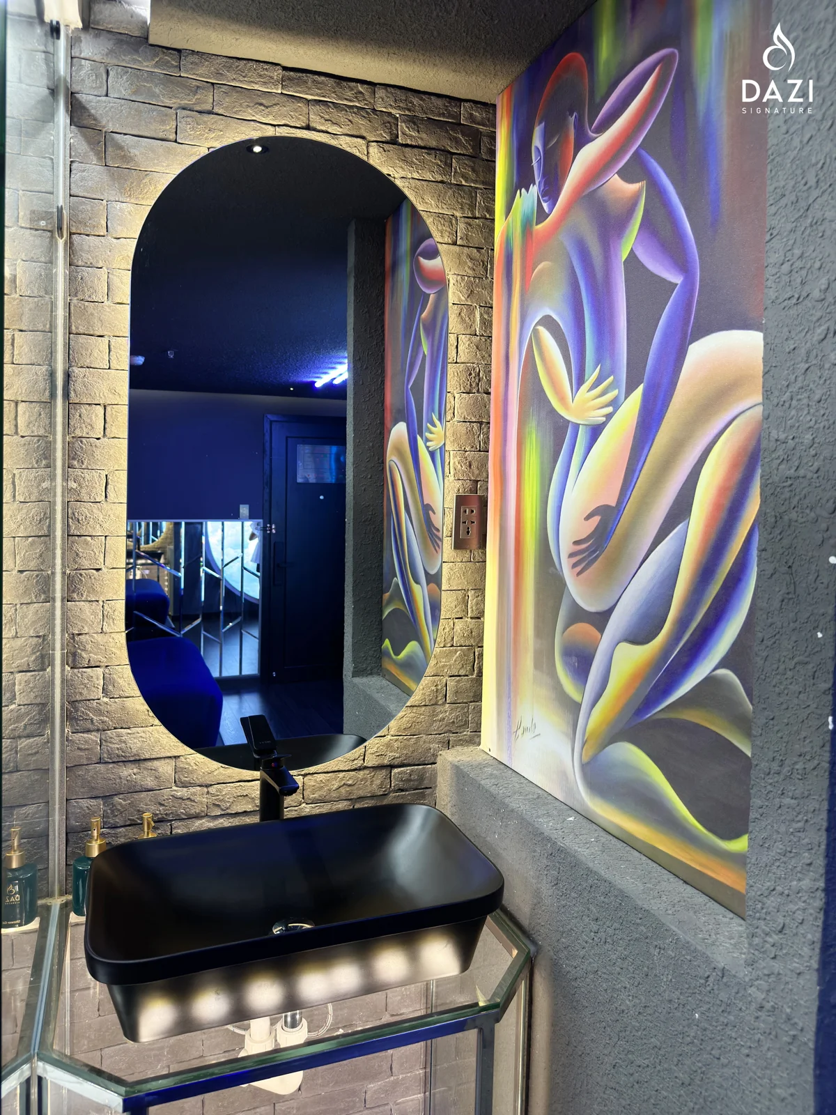 Neon Room - view 10